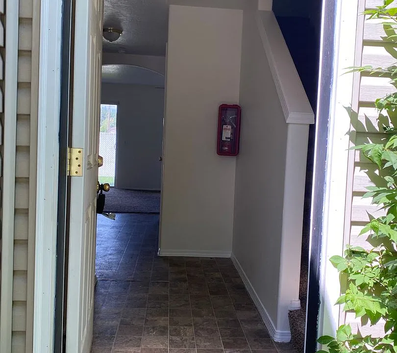 4909-4925 N Jasmine Ln