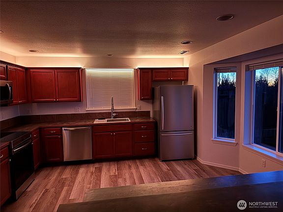 2nd image of 6916 84th Avenue NE