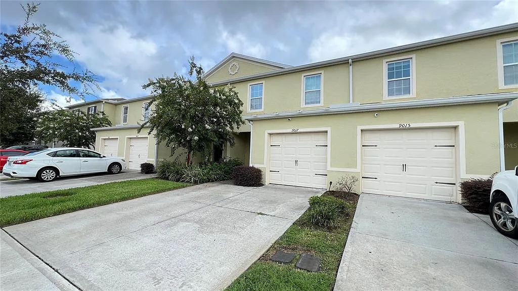 3 bed, 2.5 bath, 1530 sqft, $2,100 — Photo 3
