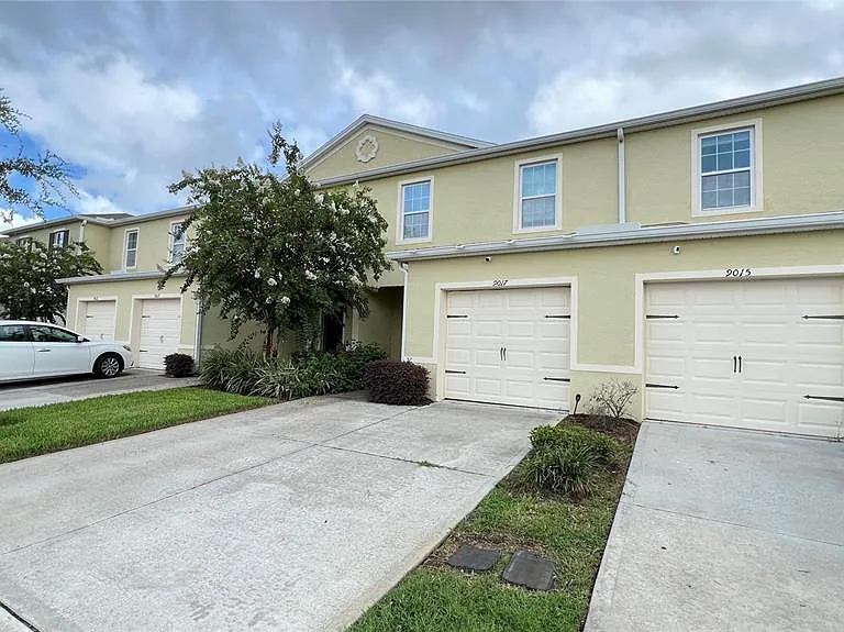 9017 Alba Ln — Photo 3