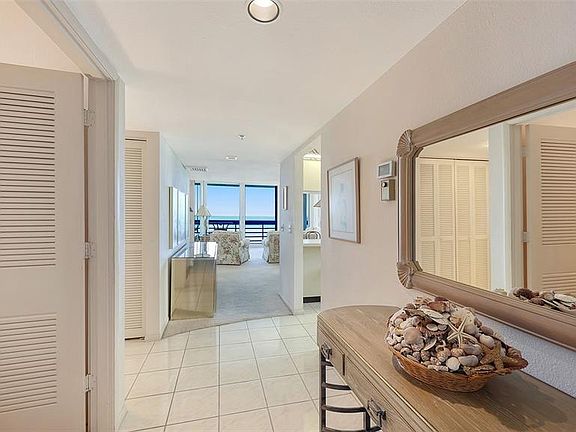 4th image of 1045 GULF OF MEXICO DRIVE #301