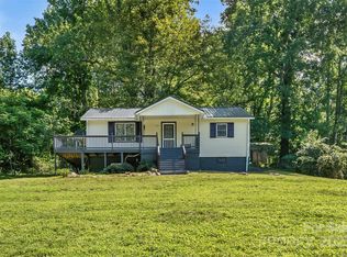 352 Jakes Branch Rd, Spruce Pine, NC 28777