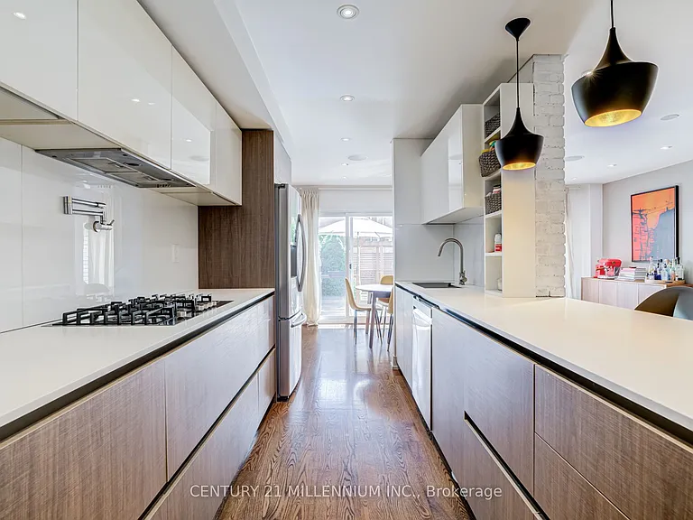 30 Queensmill Ct — Photo 16