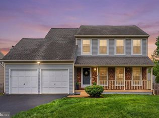 2982 Emerald Chase Dr, Herndon, VA