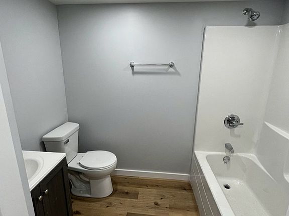3rd image of 2820 SE Massachusetts Ave #4