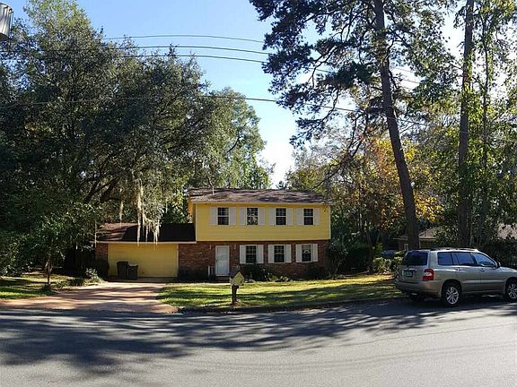 2nd image of 2813 NW Sweetbriar Dr
