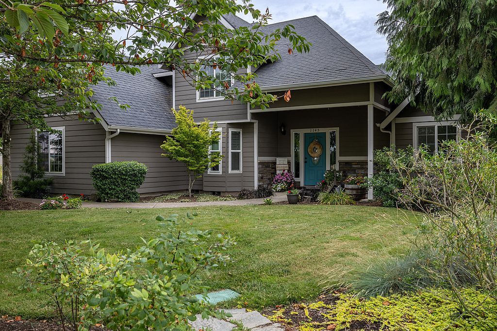 1145 S 6th St - Property Image