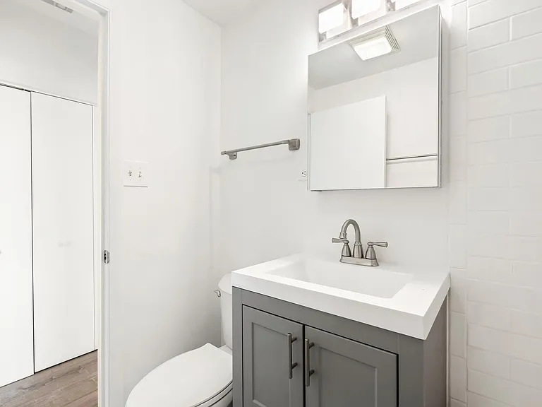 5726 N. Winthrop — Photo 52