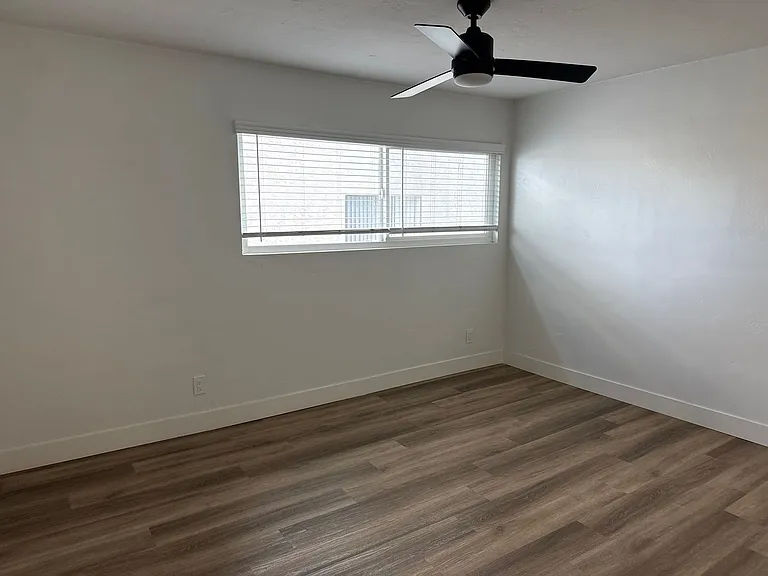 4542 Felton Ave — Photo 7
