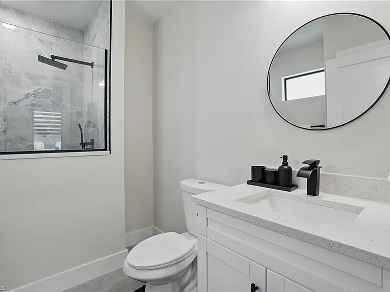 1011 & 1013 Abrams Blvd — Photo 16