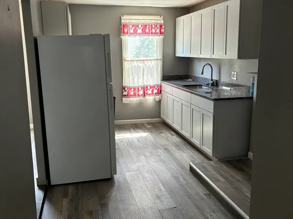 166 5th St #4, Wyoming, PA 18644