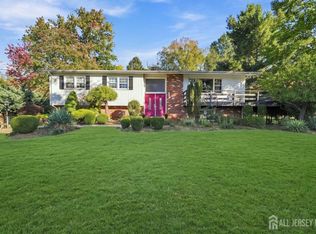 26 Chandler Rd, Edison, NJ 08820