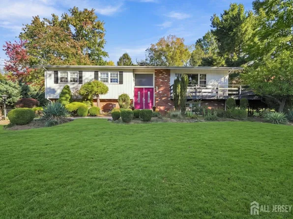 26 Chandler Rd, Edison, NJ 08820