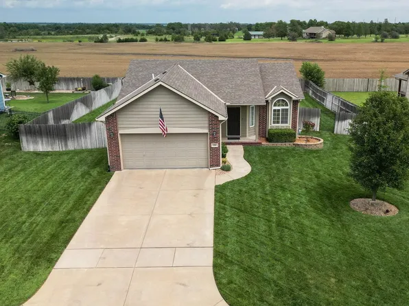 200 W Winterset Cir, Goddard, KS 67052