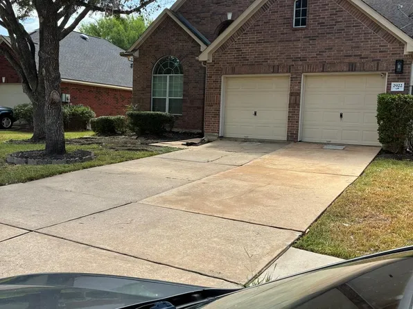 2922 Laurel Brook Ln, Pearland, TX 77584