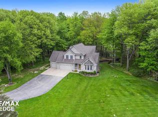55 Paradise Ct, Metamora, MI 48455