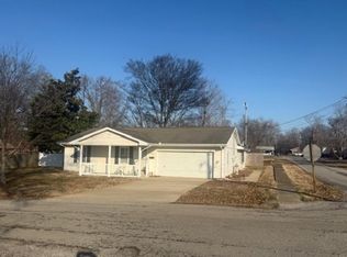 410 Red Howerton St, Carterville, IL 62918