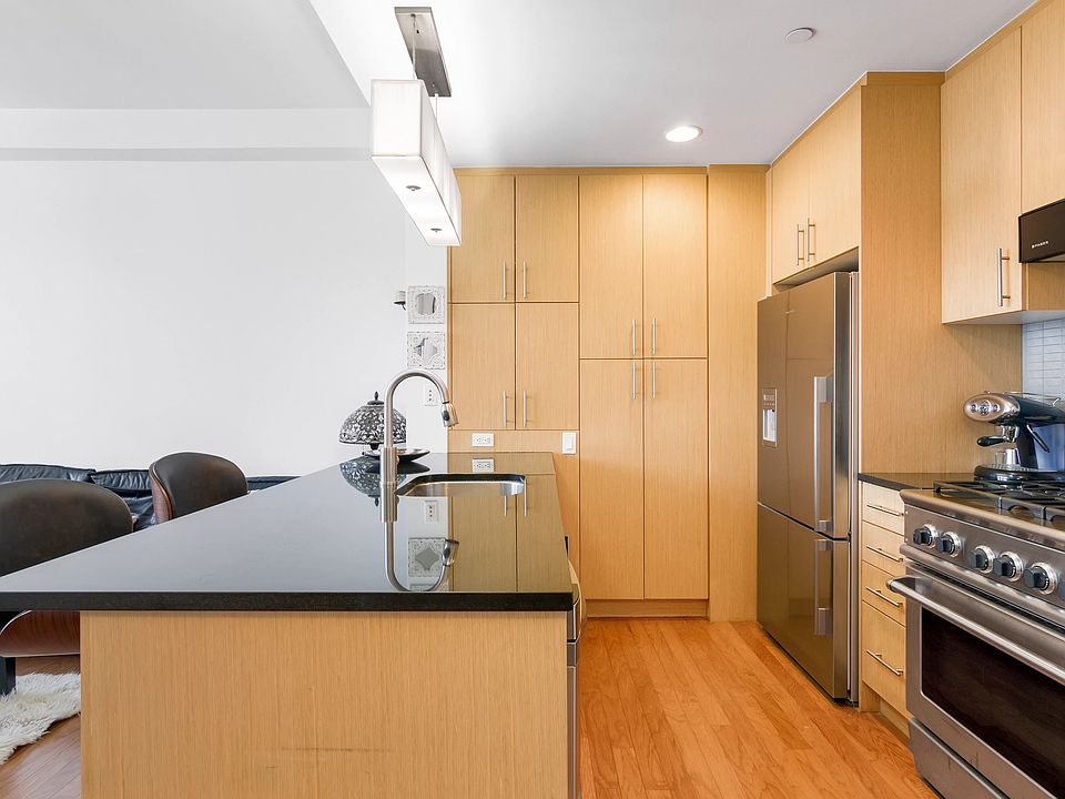 1st image of 5-49 Borden Ave #12H