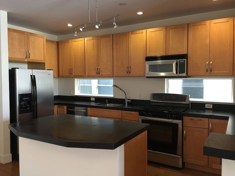 1st image of 1863 Lombard St APT 2
