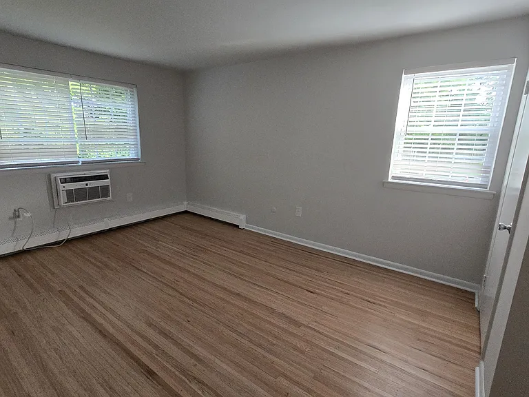 Dover Manor Apartments — Photo 18