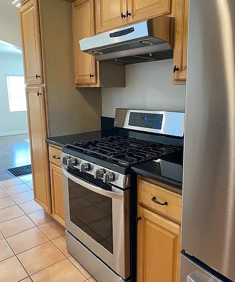 701 W Mariposa Ave — Photo 9