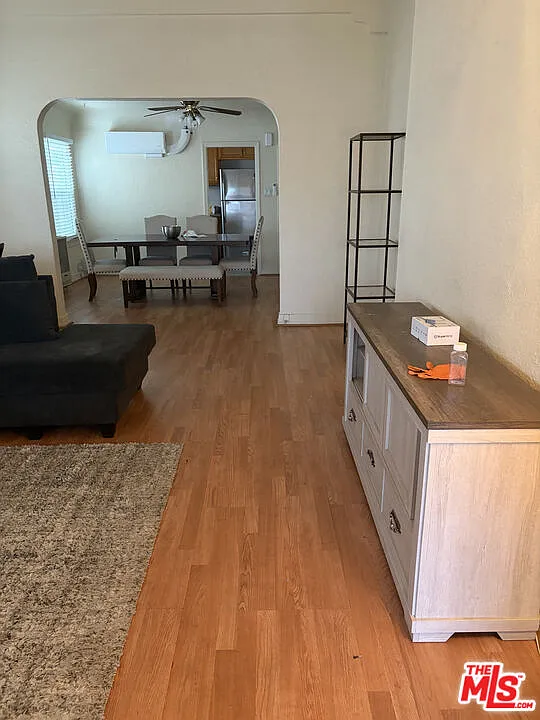2 bed, 1.0 bath, 1000 sqft, $2,800 — Photo 3