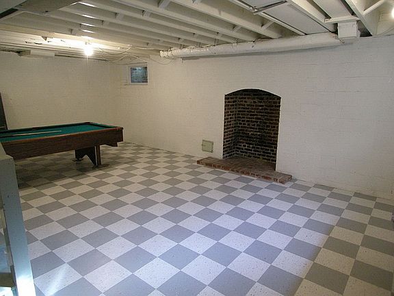 3rd image of 3807 Montrose Dr