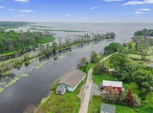 3000 Fish House Rd, Oconto, WI 54153