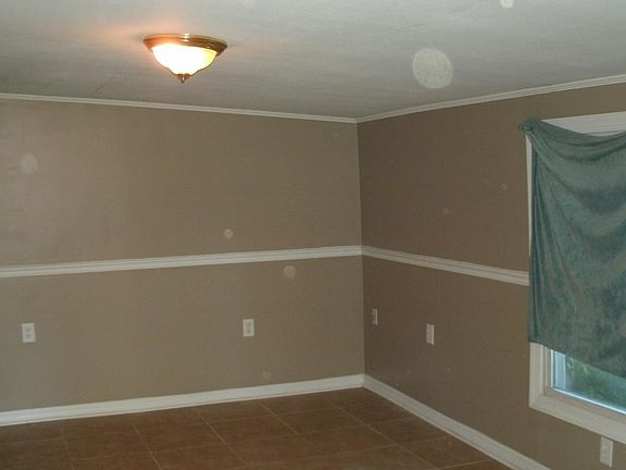 4th image of 1850 Brookview Dr S
