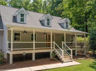 12 Waters Edge Ln, Newnan, GA 30263