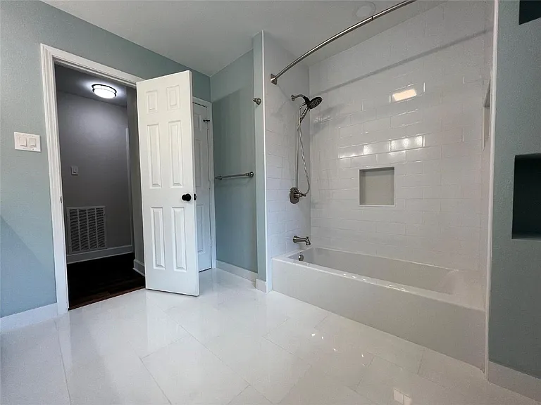 10903 Albury Dr — Photo 15