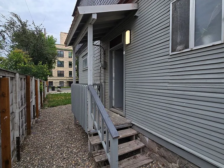2335 Baker St — Photo 12