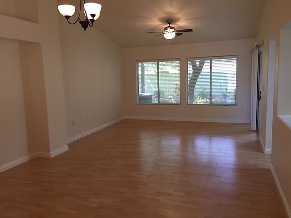 5th image of 2829 Dry Plains Dr