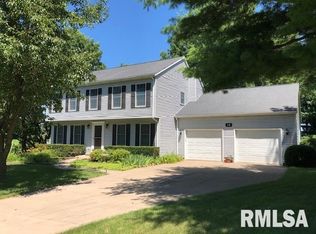 15 Lake Michael Dr, Macomb, IL 61455
