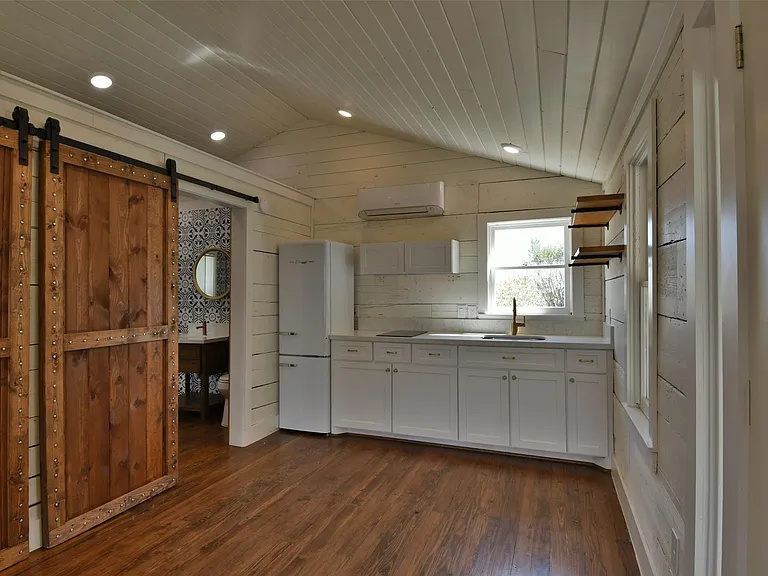 4875 Main St #TINY — Photo 15