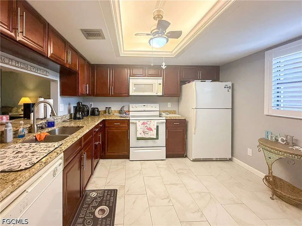 2 bed, 2.0 bath, 956 sqft, $1,699 — Photo 4
