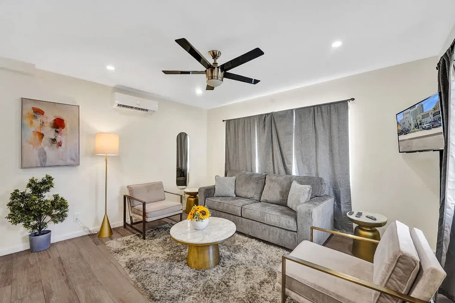 1 bed, 1.0 bath, 3229 sqft, $2,792 — Photo 4