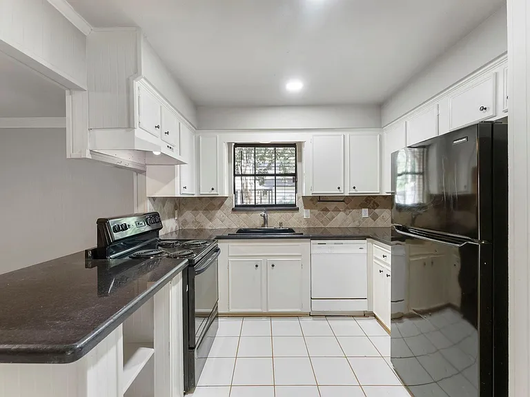 1010 E Red Cedar Cir — Photo 13
