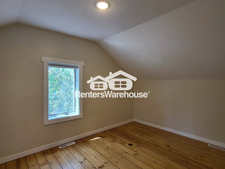 217 River St — Photo 16