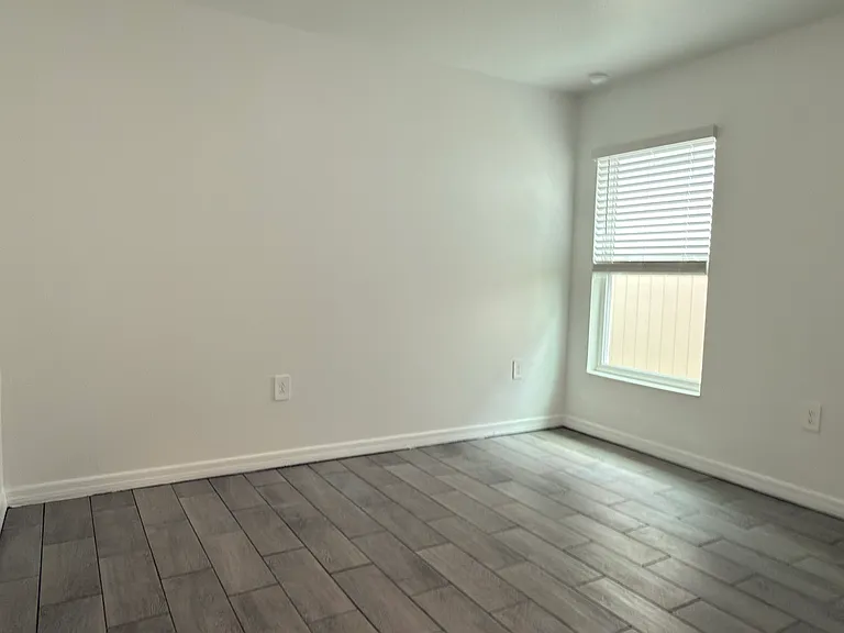 707 Grove St — Photo 13