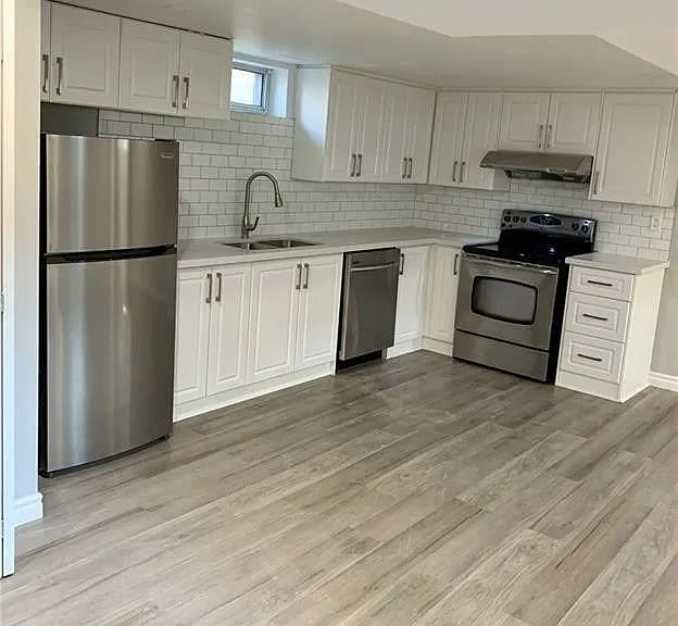 11 Michael Ave #LOWER — Photo 3