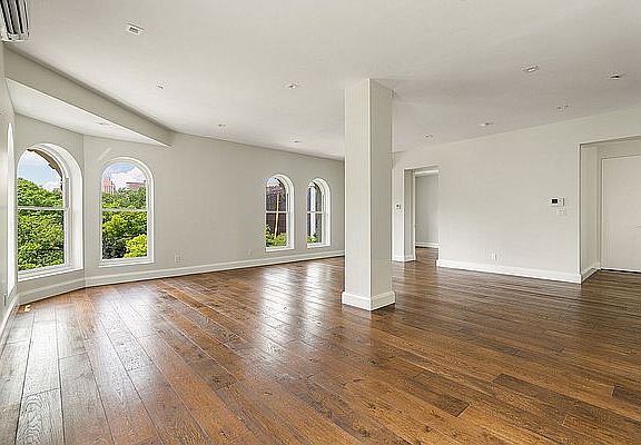 5th image of 92 Morningside Ave APT 6C