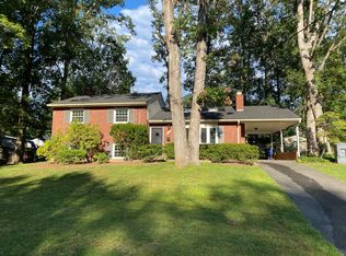 3137 Creswell Dr, Falls Church, VA 22044