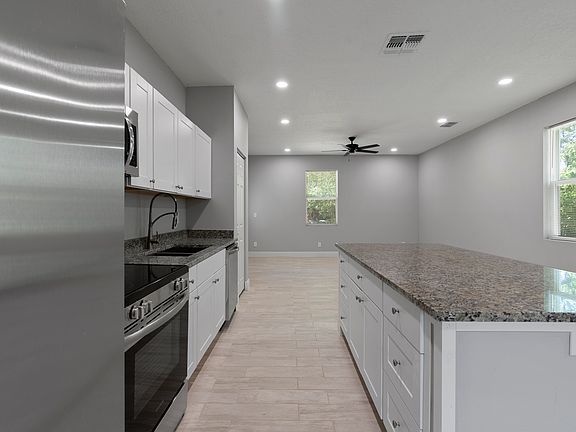 5th image of 2810 N 75th St #B