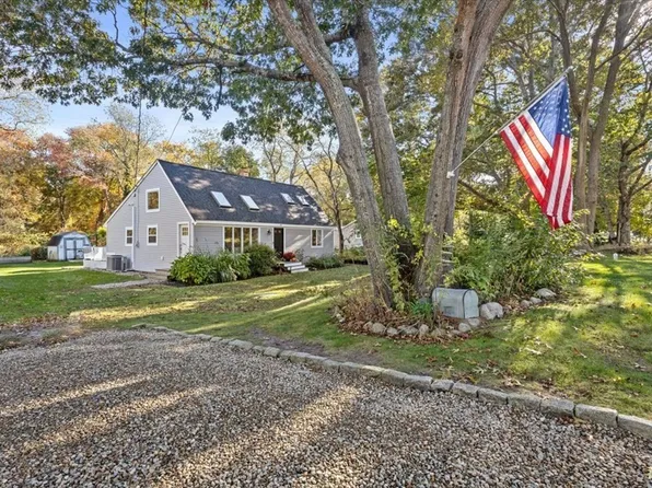 14 Regency Dr, Bourne, MA 02532