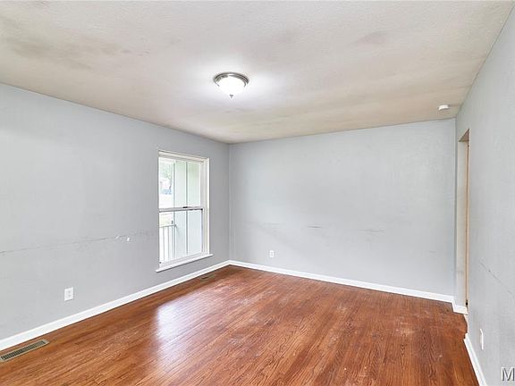 3rd image of 11879 Galba Dr