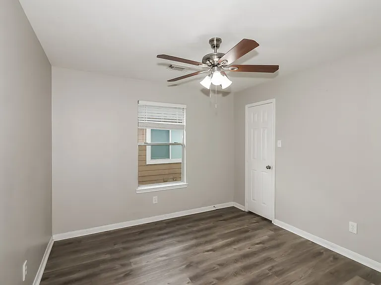 3615 Rolling Springs Ln — Photo 14
