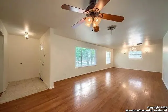 3 bed, 2.0 bath, 1827 sqft, $1,500 — Photo 2