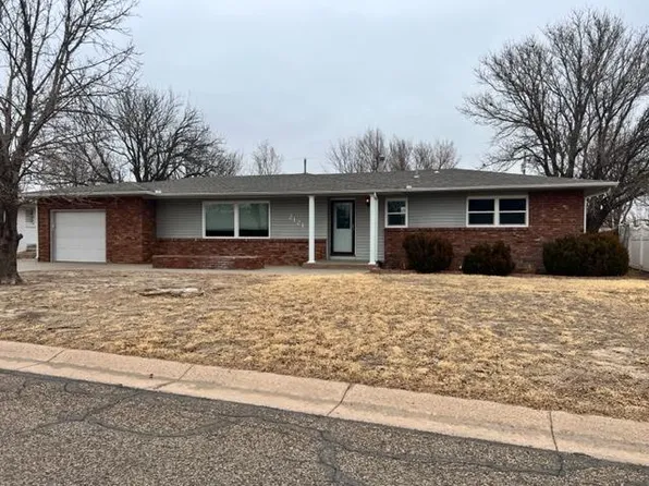 2121 Tulip Ln, Liberal, KS 67901