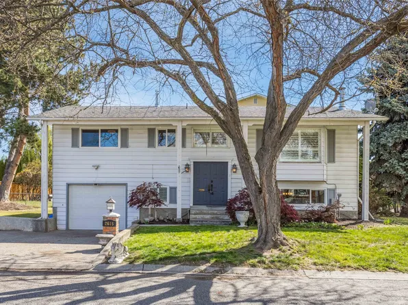 2615 Grenfell Rd, Kelowna, BC V1Y 3C9